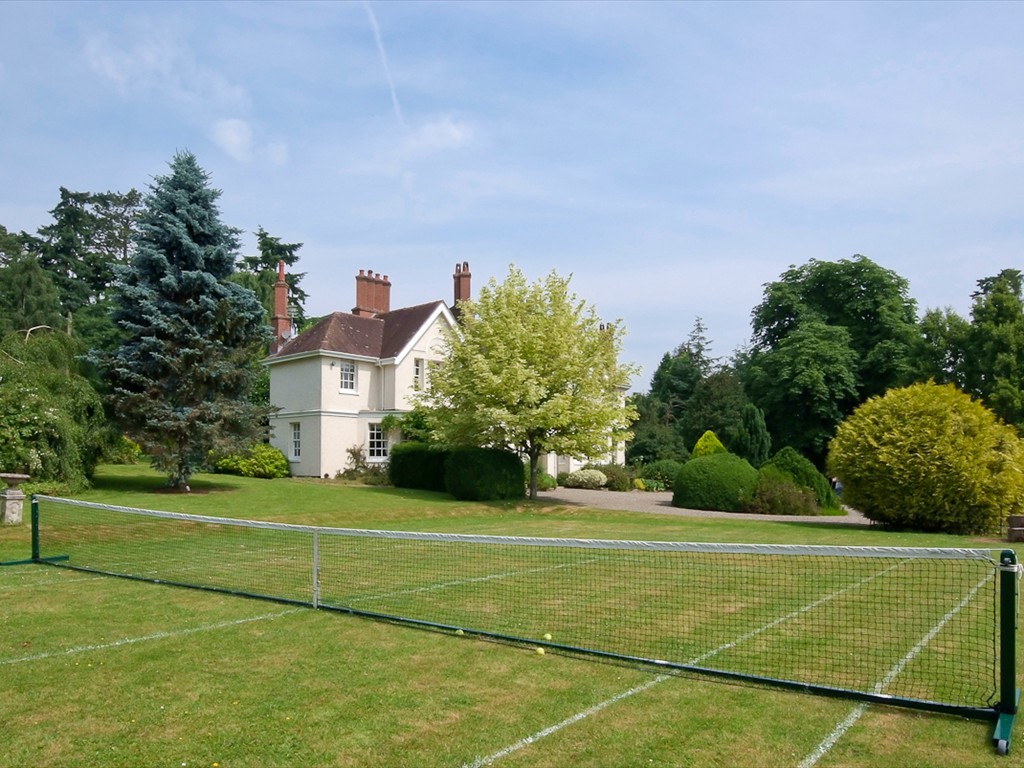 Summer Tennis Lawn